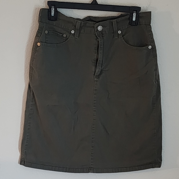 Levi's Dresses & Skirts - Levi's Mile High Skirt Army Green 5 Pocket Zip & Button Closure Misses Sz 6